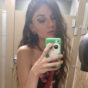 Meet your Posher, Valory